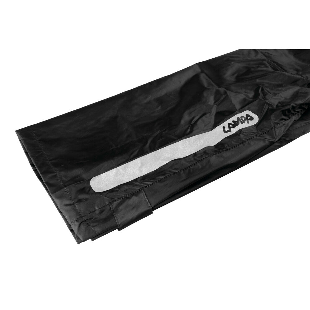 Lampa Lyviatan, pantaloni antipioggia