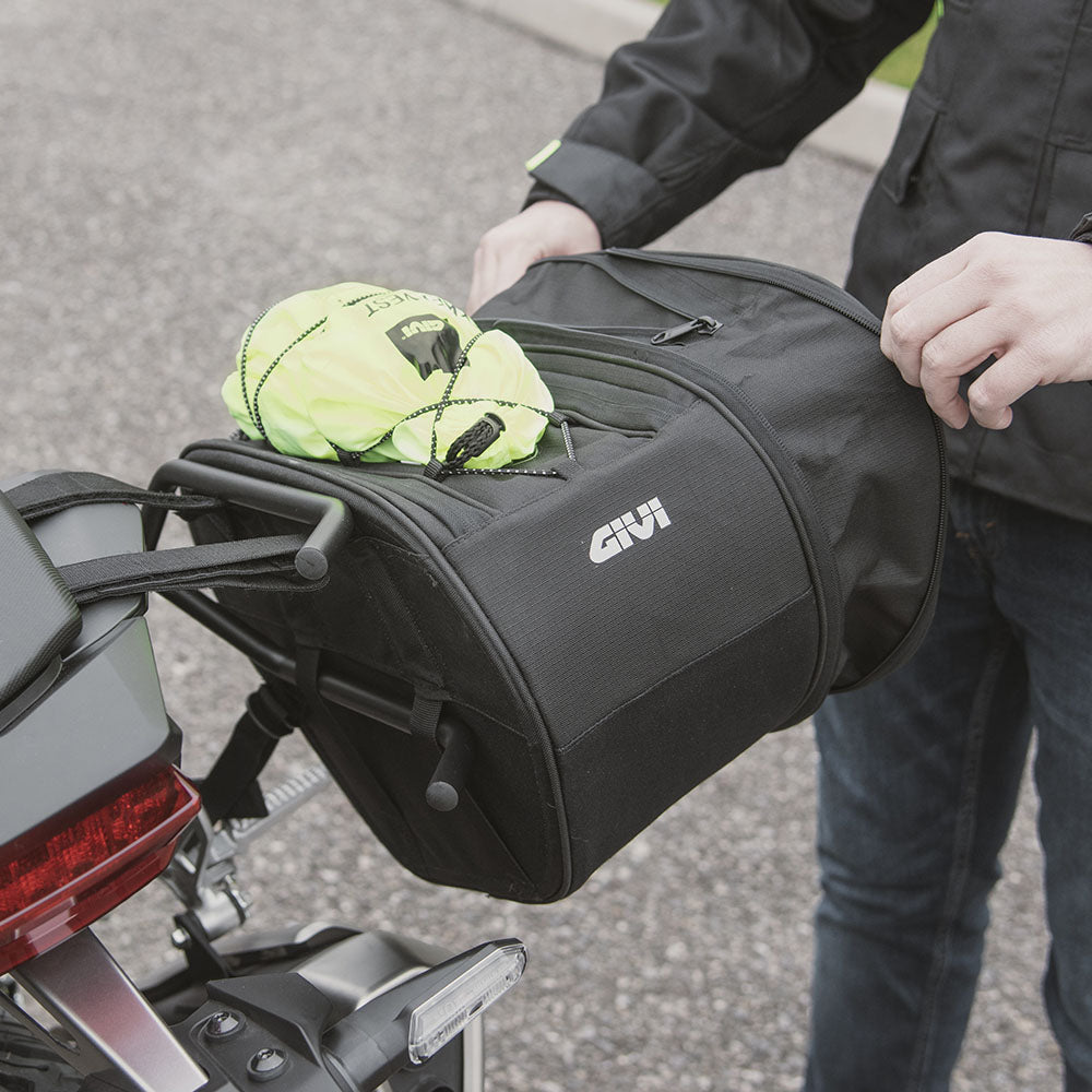 Coppia di borse laterali Givi EASY11 espandibili da 18 a 25 lt