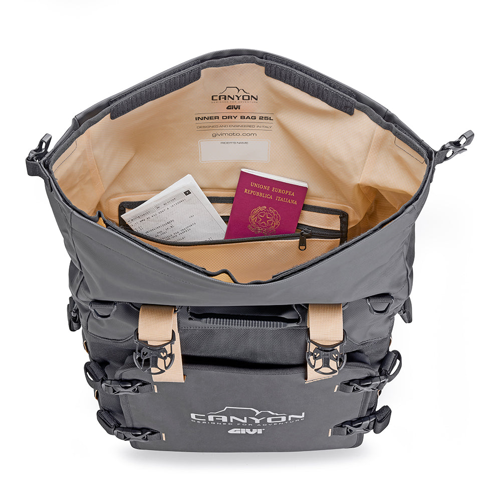 Coppia di borse laterali Givi GRT720B CANYON waterproof con sistema di fissaggio MONOKEY®, 25+25 lt