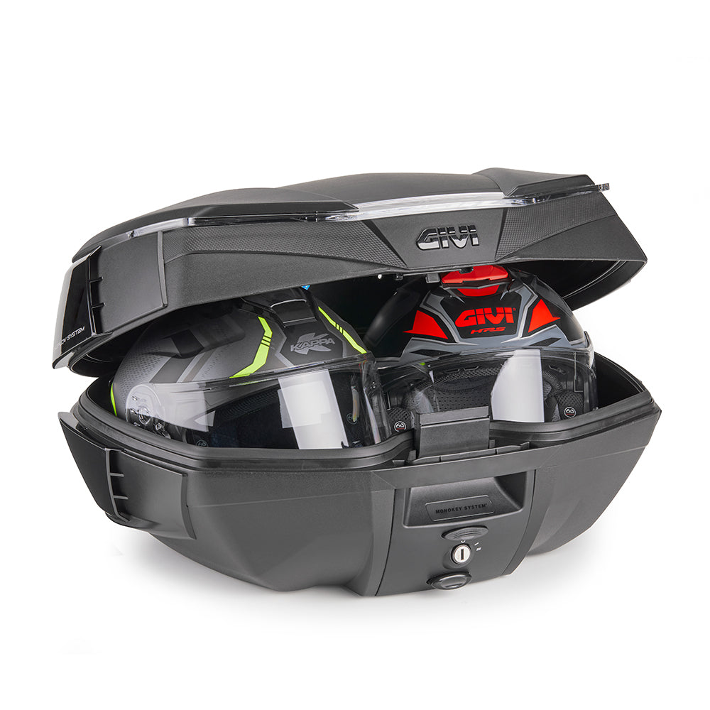 Valigia V49 AIR, nera con catadiottro fumè e quattro cover nere verniciabili. Dotata di 4 alette Wingflow System verniciate in color nero lucido, posizionate sui lati.