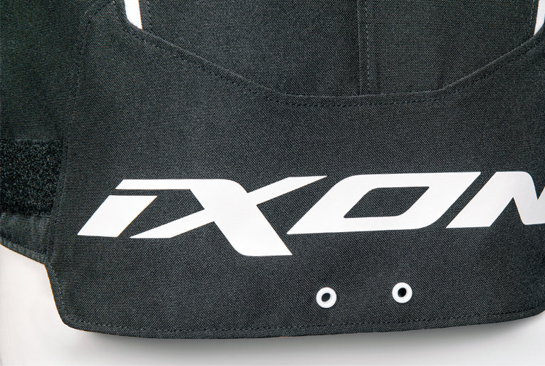 Giubbotto IXON STRIKER RETRO in tessuto UOMO nero-bianco-blu (In Esaurimento)
